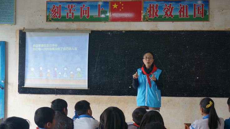 【社会责任】我司工作组到雷州黎家小学开展爱心活动